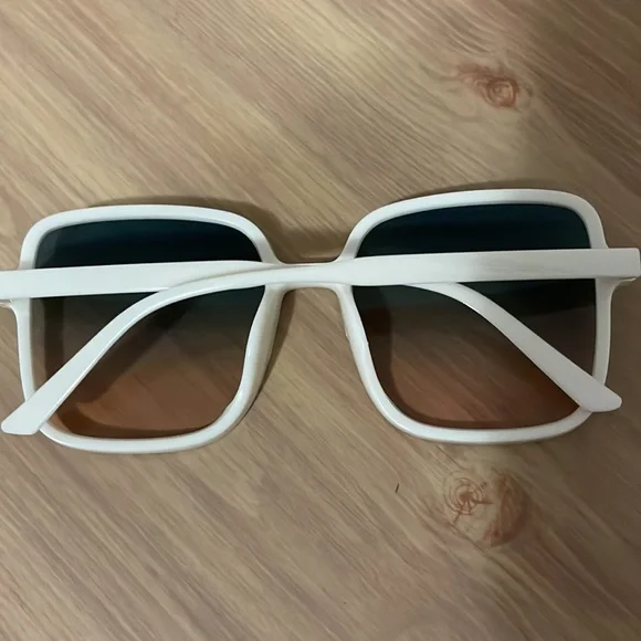 Beautiful OMBRÉ Sunglasses - Picture 3 of 8